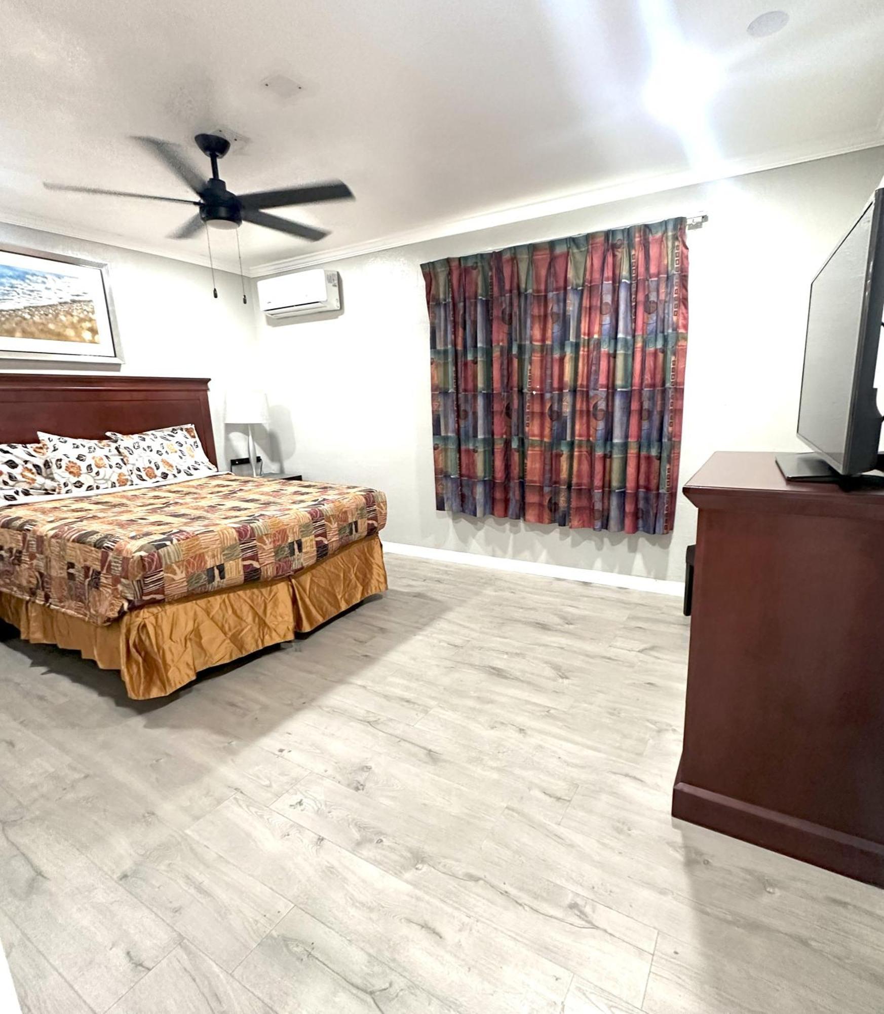 Sunshine Inn & Suites Venice, Florida Venice Gardens Exterior photo