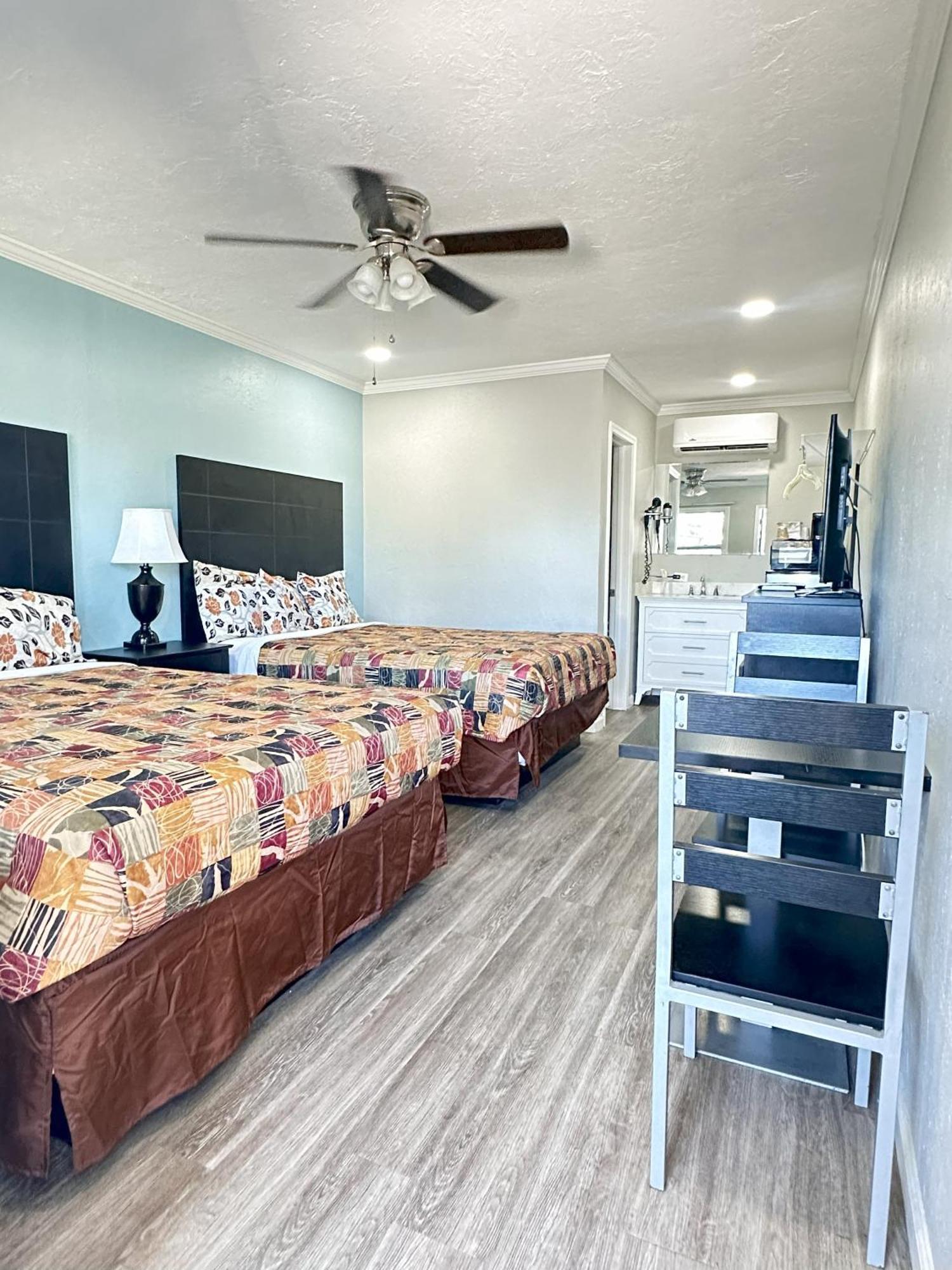 Sunshine Inn & Suites Venice, Florida Venice Gardens Exterior photo