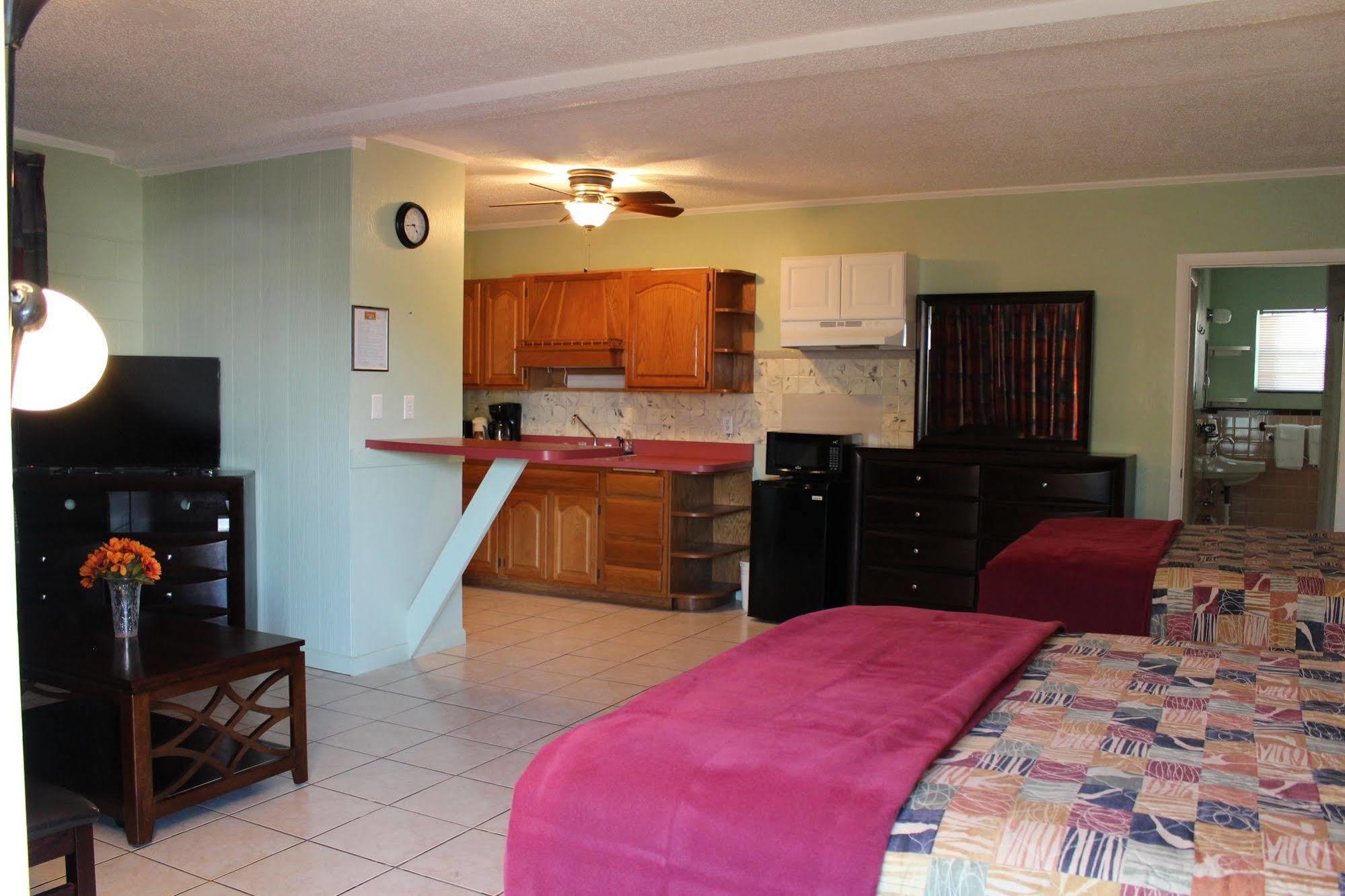 Sunshine Inn & Suites Venice, Florida Venice Gardens Exterior photo